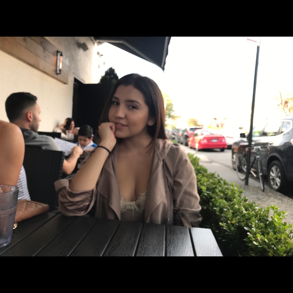 Meet your Posher, Valentina